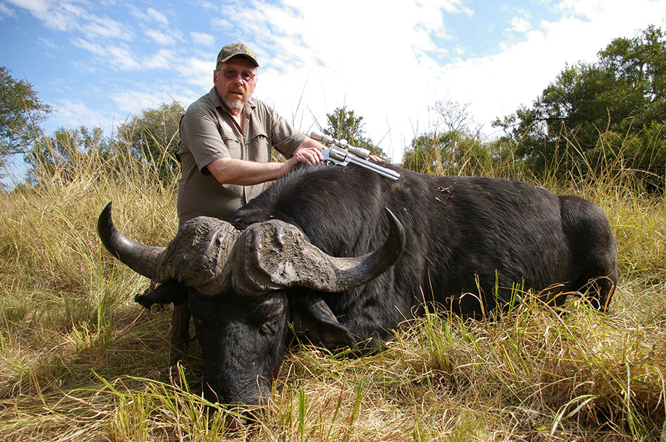 Cape-Buffalo-Hunting-Packages-in-South-Africa.jpg