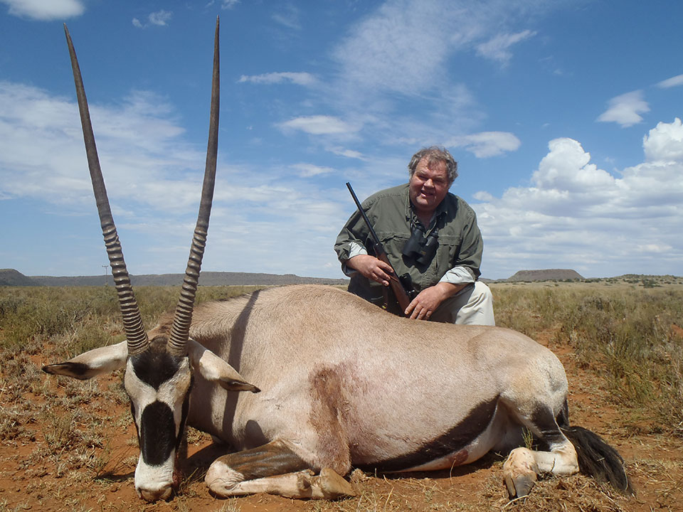 Trophy-Gemsbok-Hunting-in-South-Africa.jpg